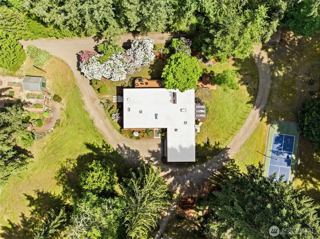 870 10th Lane Fox Island WA 98333
