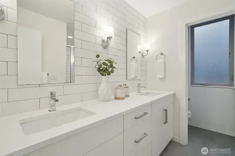 3817 California Avenue SW Seattle WA 98116