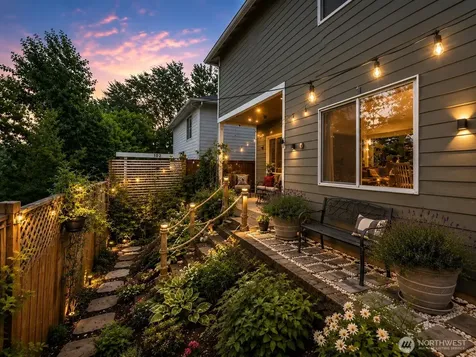 2744 S 120th Place Seattle WA 98168