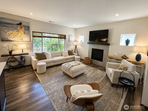2744 S 120th Place Seattle WA 98168