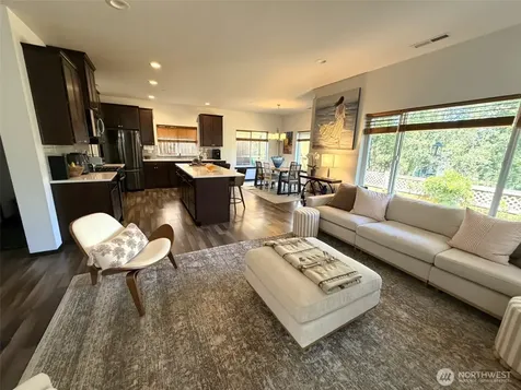 2744 S 120th Place Seattle WA 98168