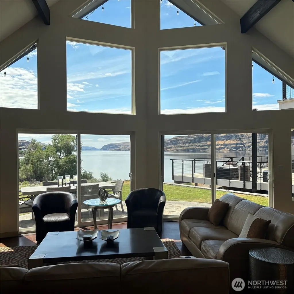 25053 SW Wanapum Street Quincy WA 98848