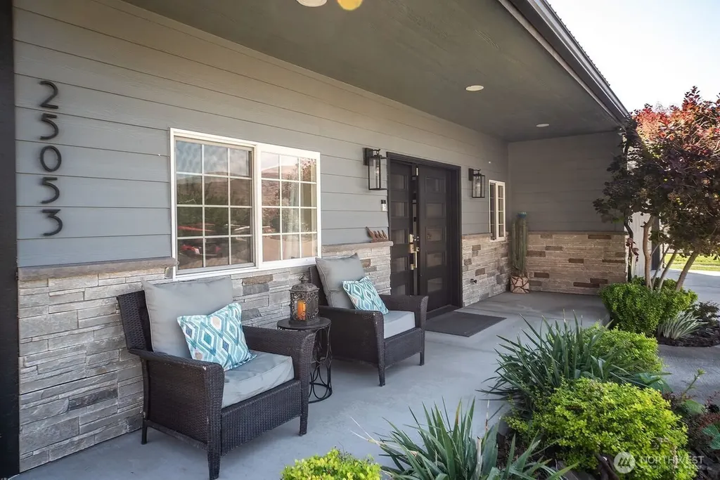 25053 SW Wanapum Street Quincy WA 98848