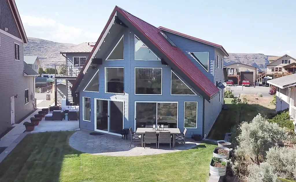 25053 SW Wanapum Street Quincy WA 98848