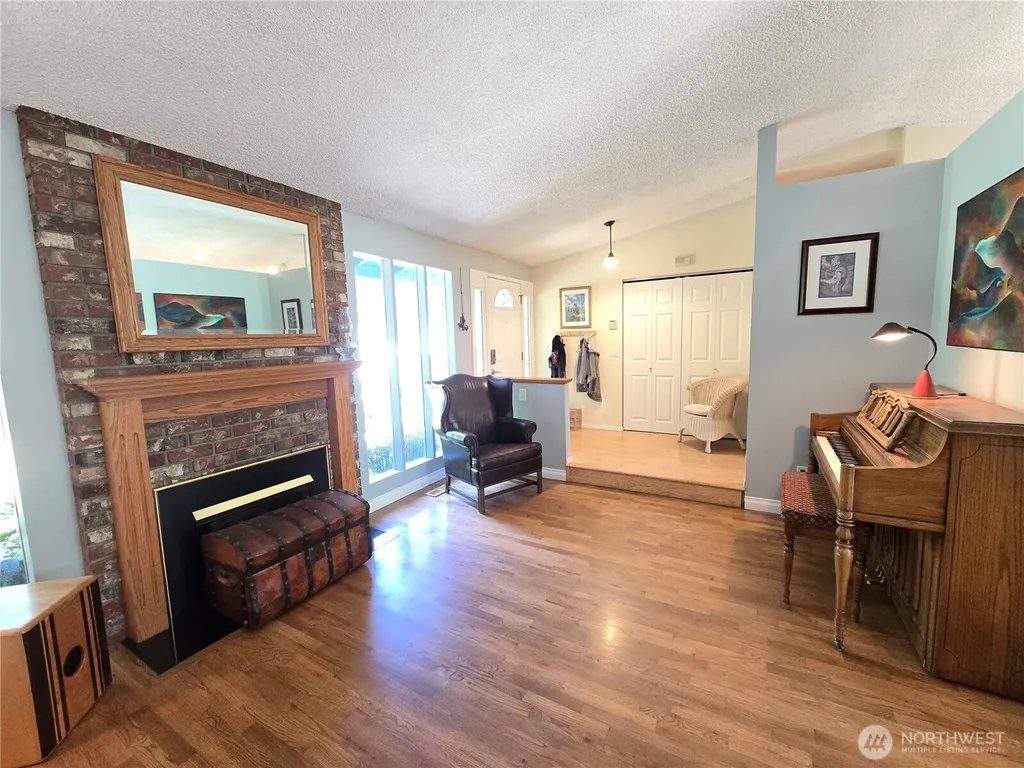 313 NE 191 Street Shoreline WA 98155