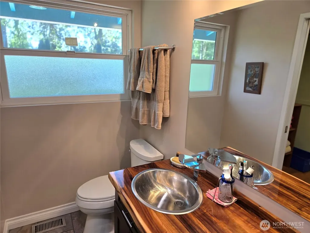 313 NE 191 Street Shoreline WA 98155