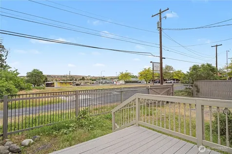 330 E Main Avenue Soap Lake WA 98851