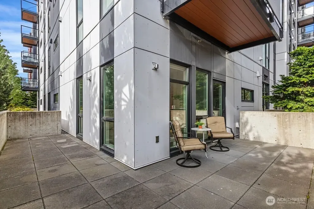 1085 103rd Avenue NE Bellevue WA 98004