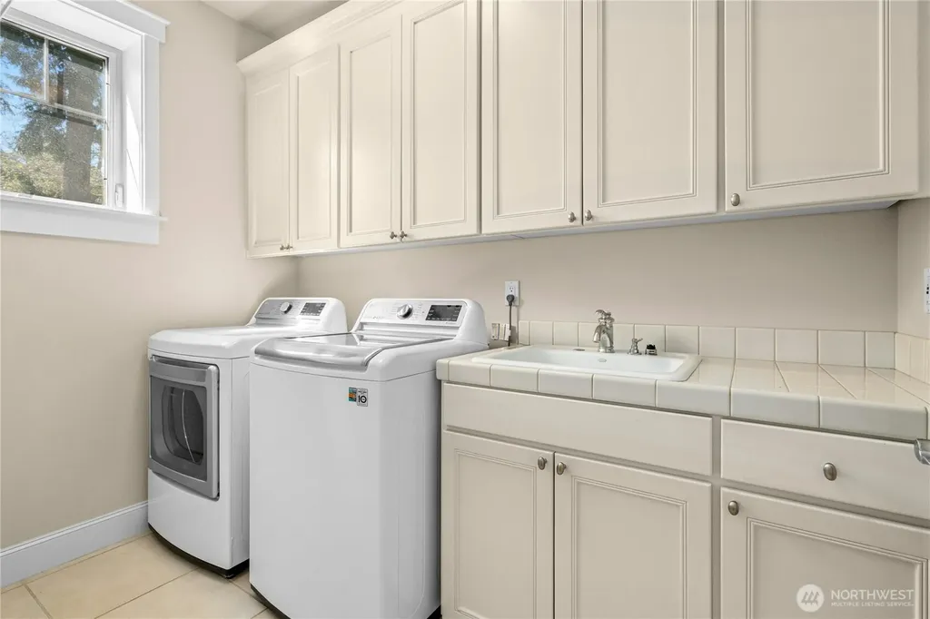 7003 117th Place NE Kirkland WA 98033