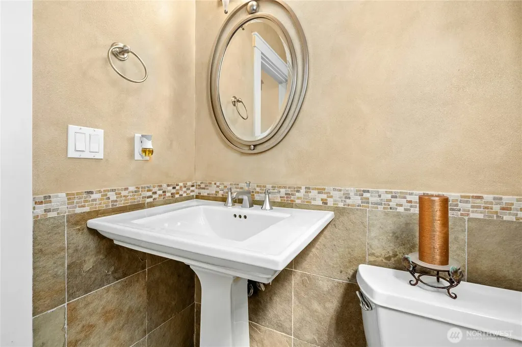 7003 117th Place NE Kirkland WA 98033