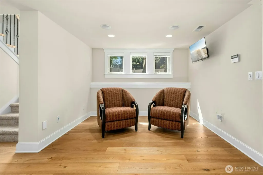 7003 117th Place NE Kirkland WA 98033