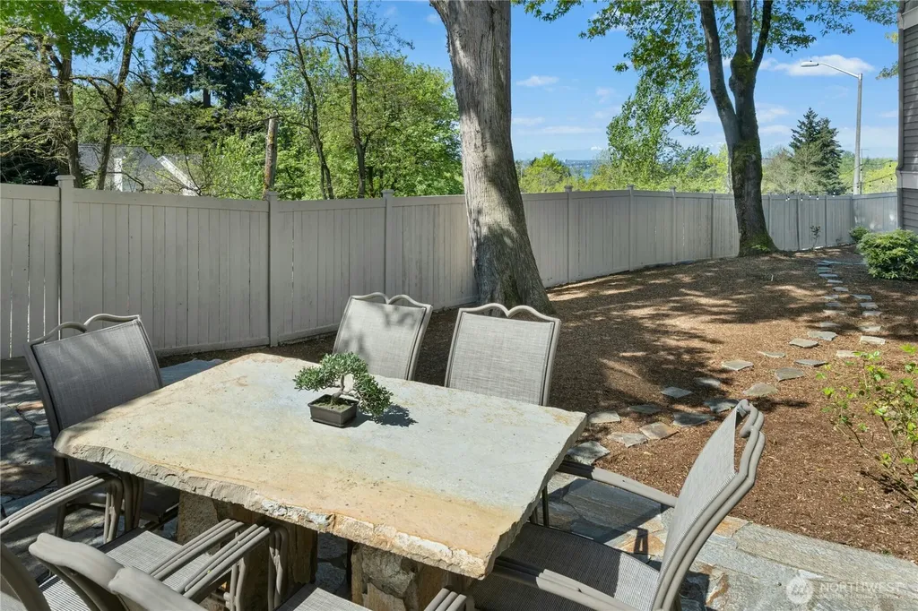7003 117th Place NE Kirkland WA 98033