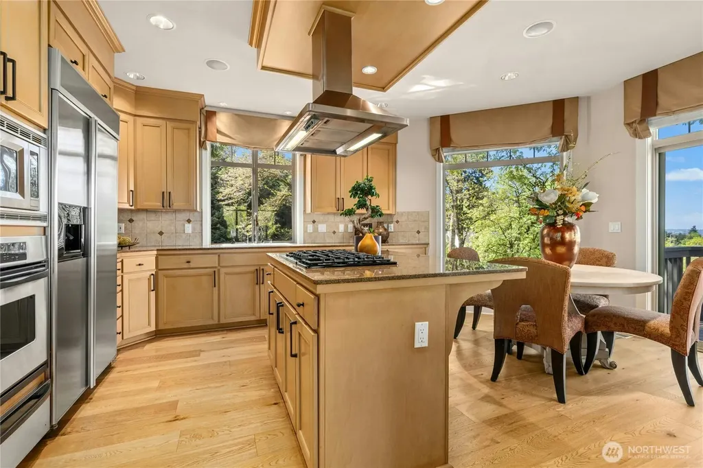 7003 117th Place NE Kirkland WA 98033