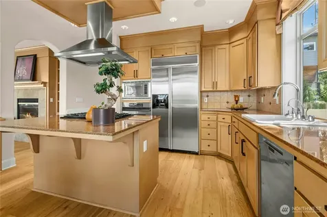 7003 117th Place NE Kirkland WA 98033