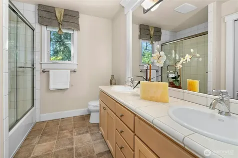 7003 117th Place NE Kirkland WA 98033