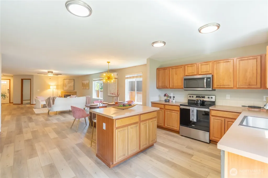 242 Riggs Drive E Enumclaw WA 98022