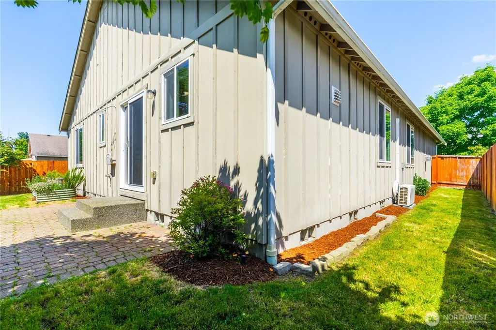 242 Riggs Drive E Enumclaw WA 98022