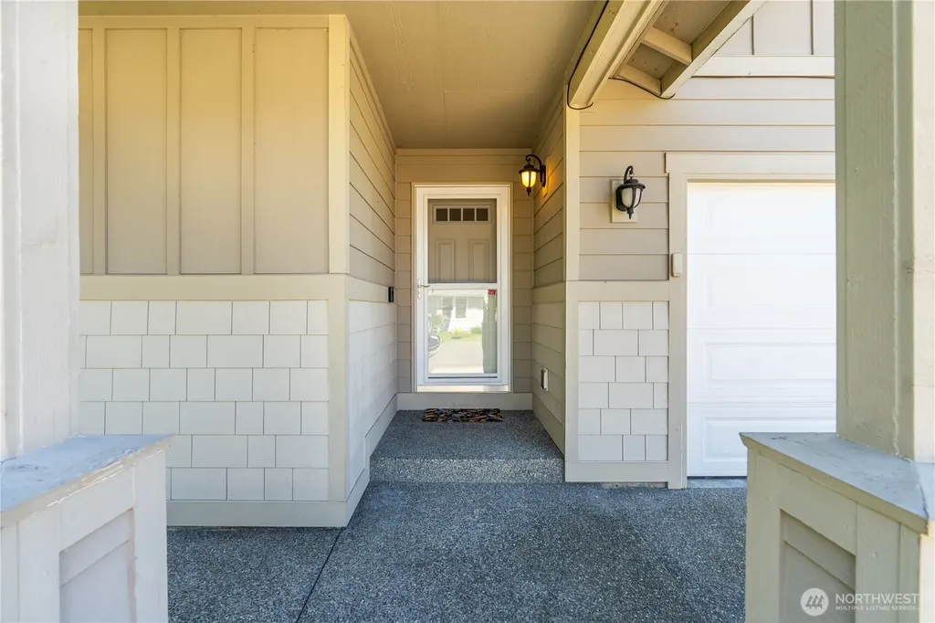 242 Riggs Drive E Enumclaw WA 98022
