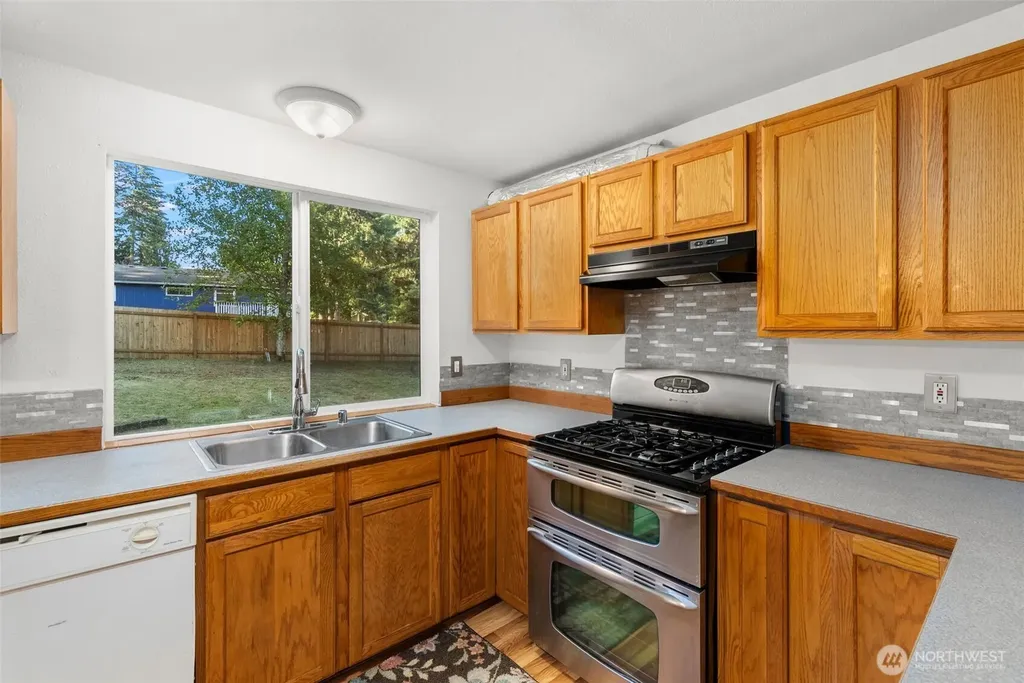 7910 NE Double Hitch Court Bremerton WA 98311