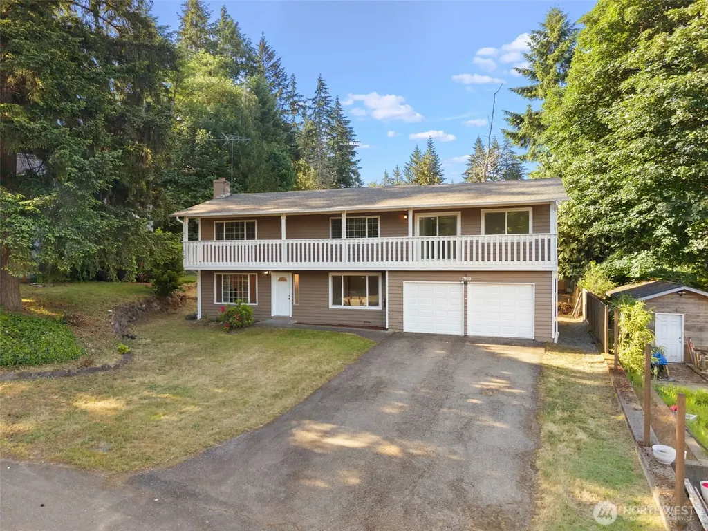 7910 NE Double Hitch Court Bremerton WA 98311