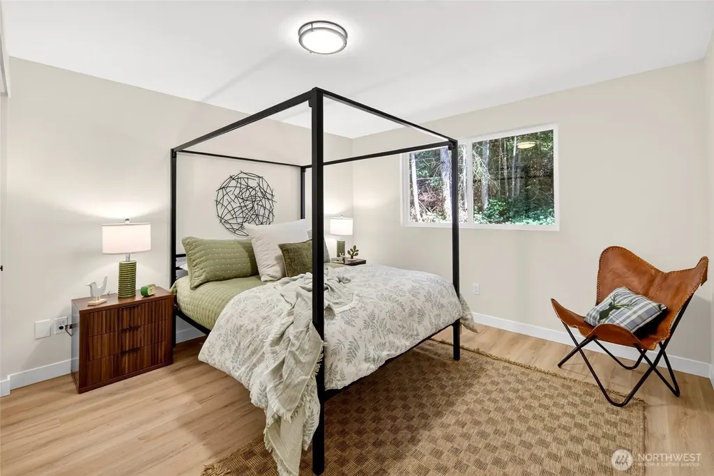 20017 Locust Way Lynnwood WA 98036