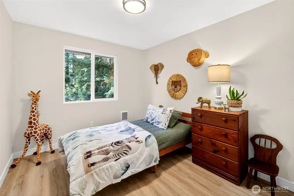 20017 Locust Way Lynnwood WA 98036