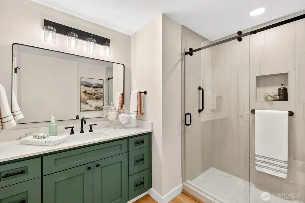 20017 Locust Way Lynnwood WA 98036