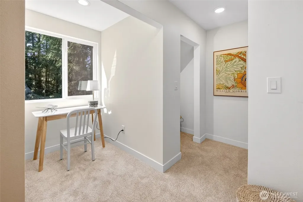 20017 Locust Way Lynnwood WA 98036