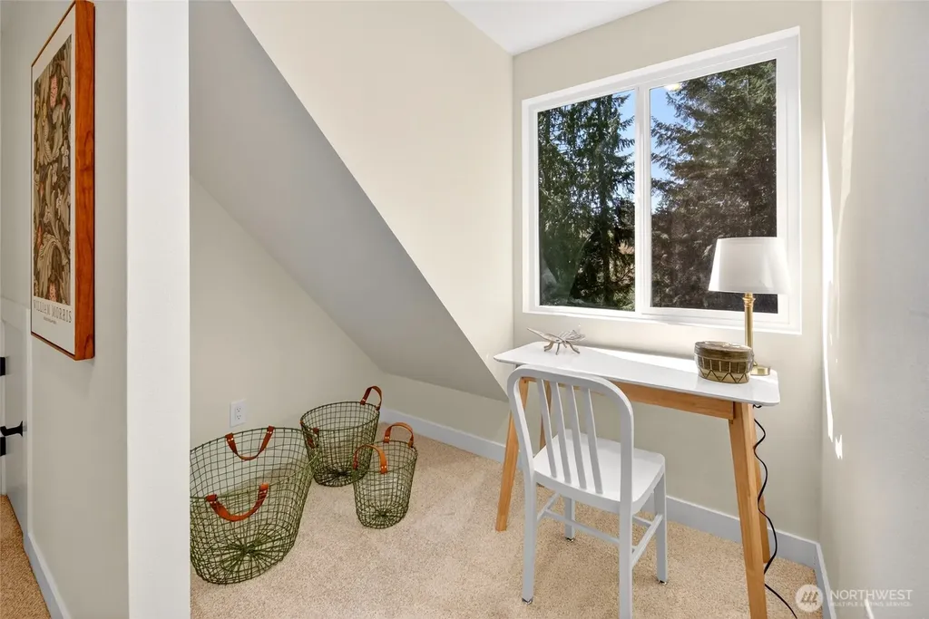 20017 Locust Way Lynnwood WA 98036
