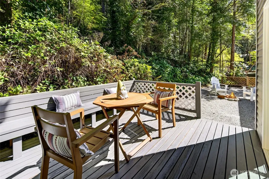 20017 Locust Way Lynnwood WA 98036