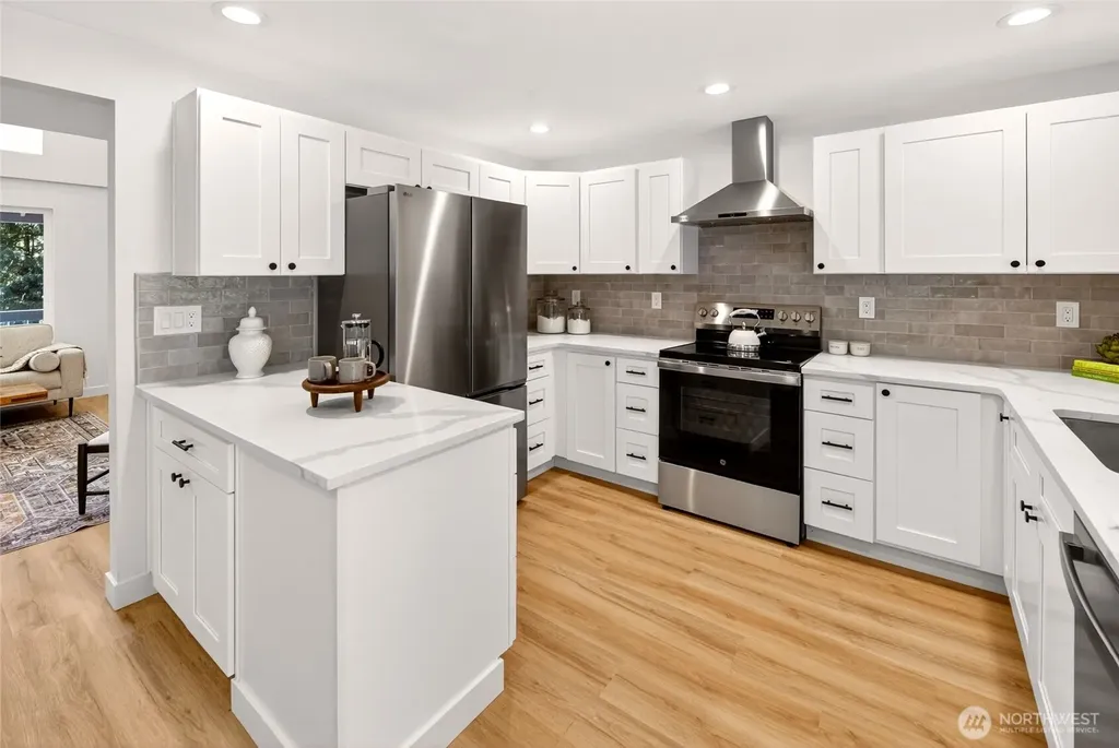 20017 Locust Way Lynnwood WA 98036