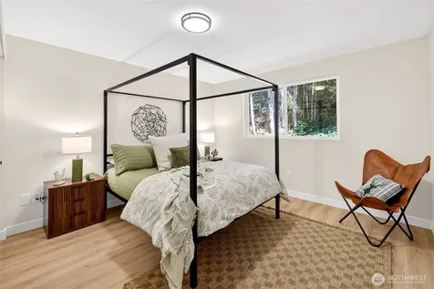 20017 Locust Way Lynnwood WA 98036