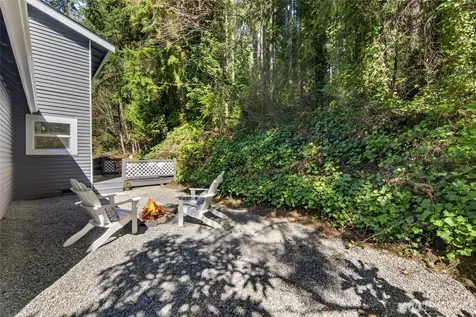 20017 Locust Way Lynnwood WA 98036