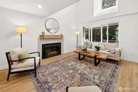 20017 Locust Way Lynnwood WA 98036