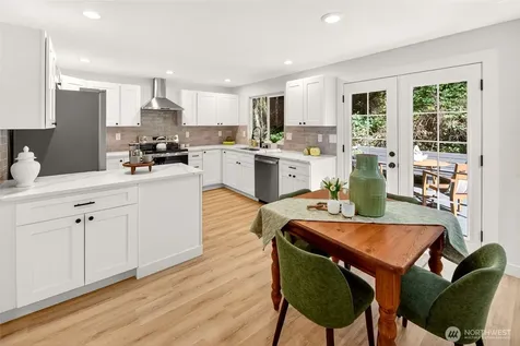20017 Locust Way Lynnwood WA 98036