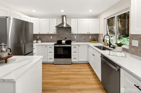 20017 Locust Way Lynnwood WA 98036