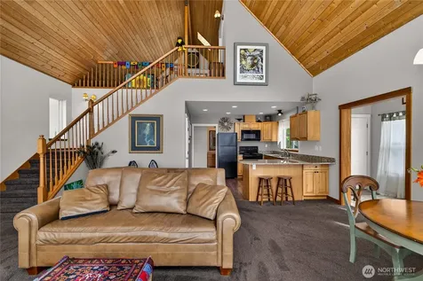 17946 Cobahud La Conner WA 98257