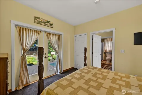17946 Cobahud La Conner WA 98257