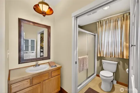 17946 Cobahud La Conner WA 98257