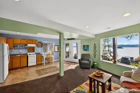 17946 Cobahud La Conner WA 98257