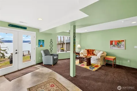 17946 Cobahud La Conner WA 98257