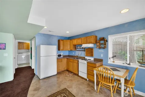 17946 Cobahud La Conner WA 98257