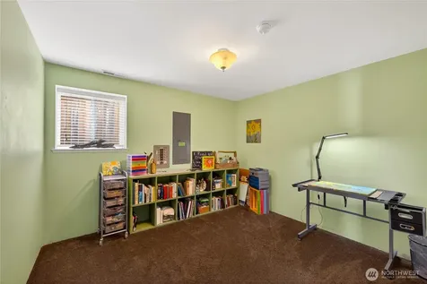 17946 Cobahud La Conner WA 98257