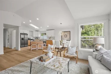 8803 15th Avenue NE Seattle WA 98115