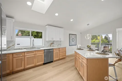 8803 15th Avenue NE Seattle WA 98115