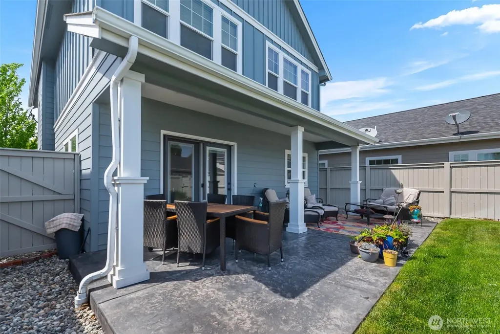 2452 NW Columbia Avenue East Wenatchee WA 98802