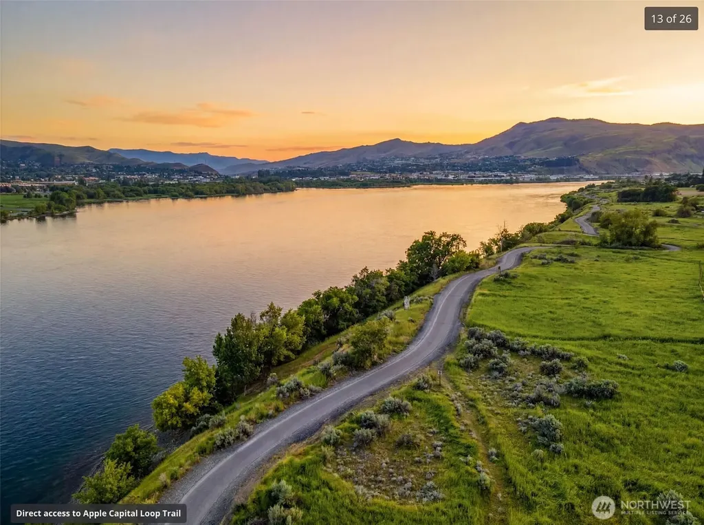 2452 NW Columbia Avenue East Wenatchee WA 98802