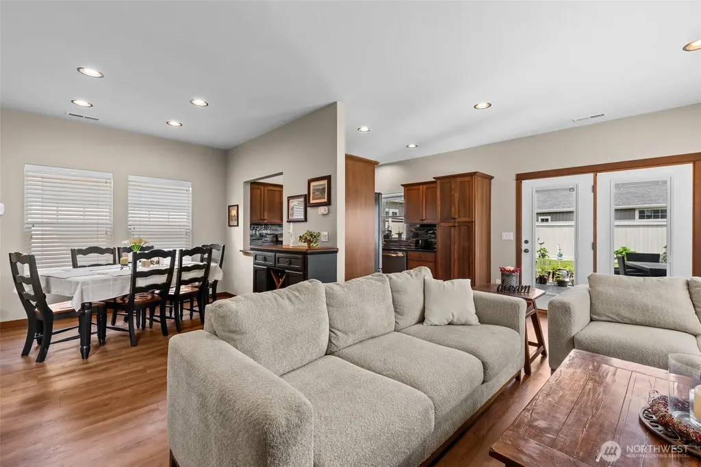 2452 NW Columbia Avenue East Wenatchee WA 98802