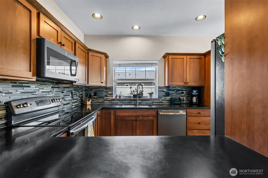 2452 NW Columbia Avenue East Wenatchee WA 98802