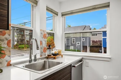 5713 20th Avenue NW Seattle WA 98107